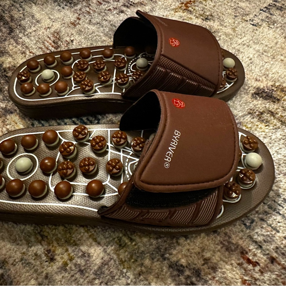 Acupressure Slippers / Sliders - Picture 6 of 6